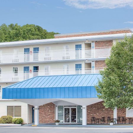 Howard Johnson By Wyndham Staunton Luaran gambar