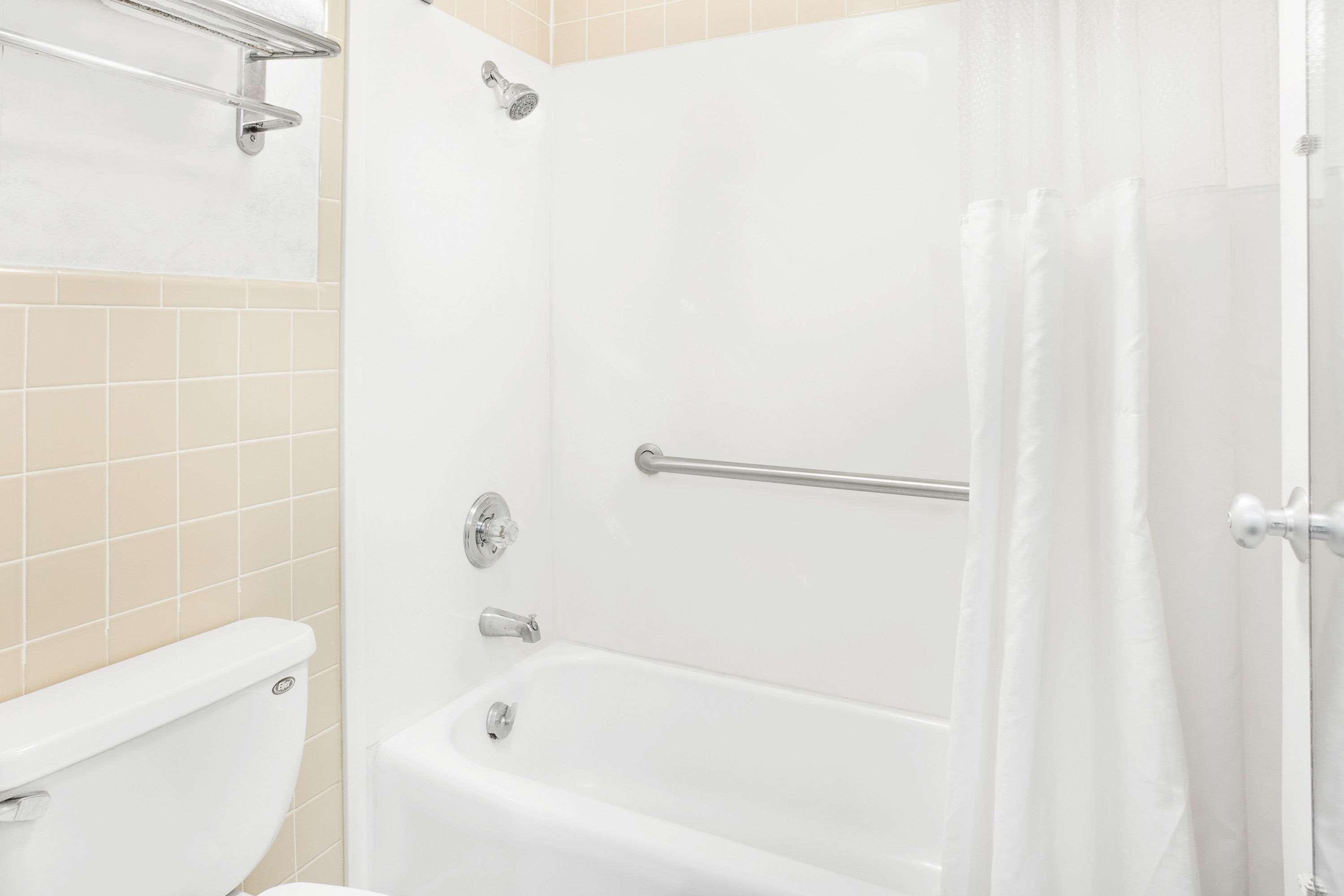 Howard Johnson By Wyndham Staunton Luaran gambar