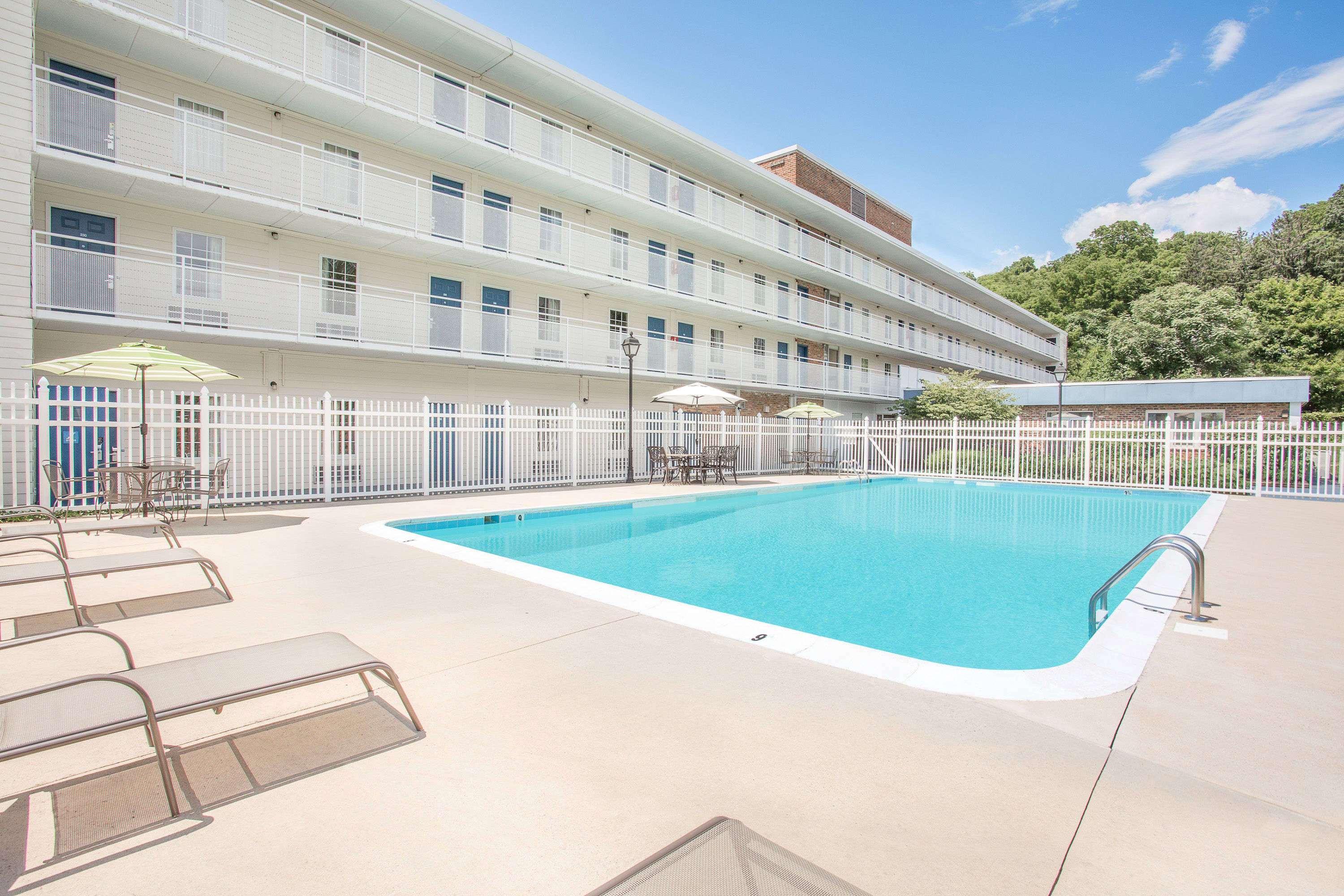 Howard Johnson By Wyndham Staunton Luaran gambar