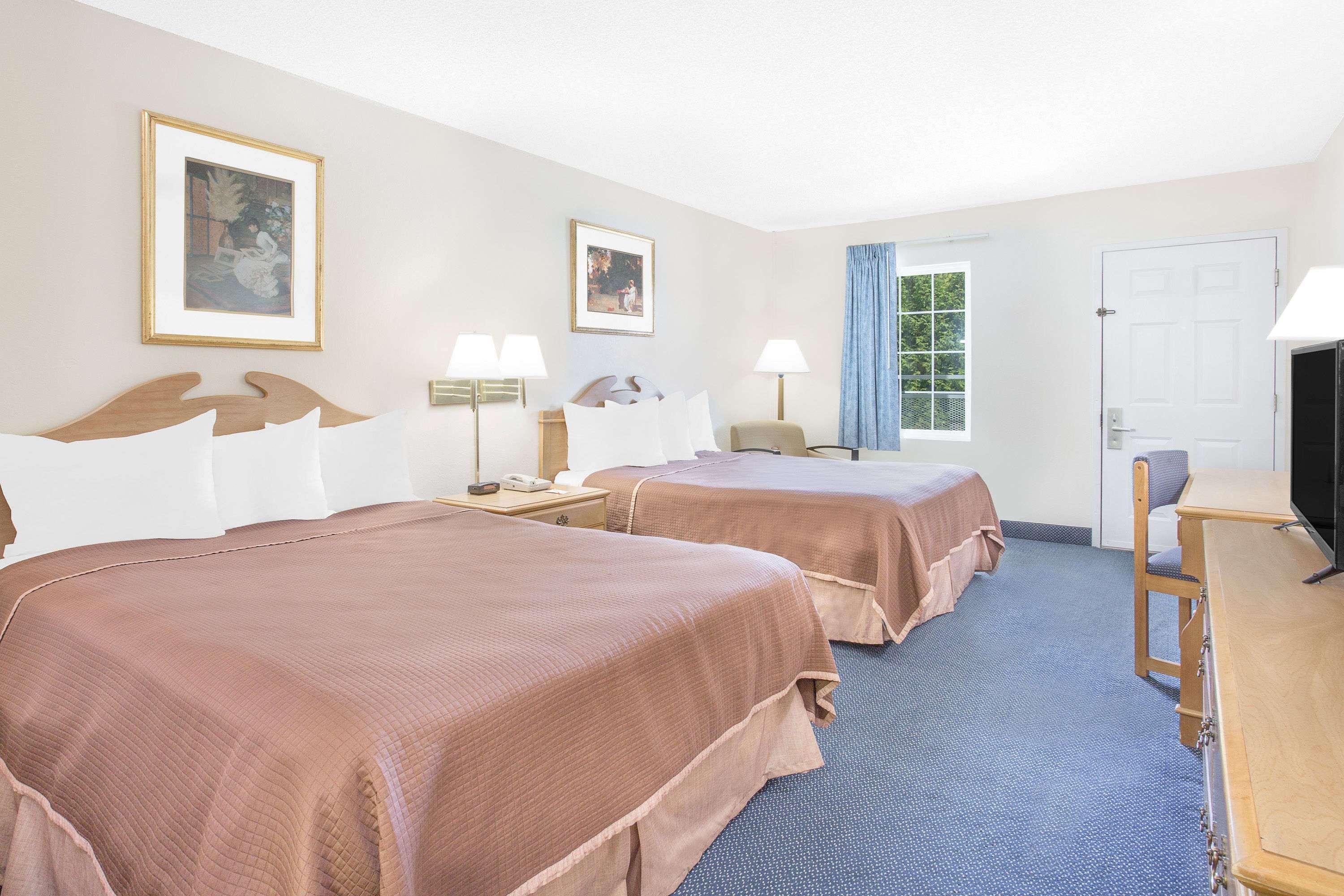 Howard Johnson By Wyndham Staunton Luaran gambar